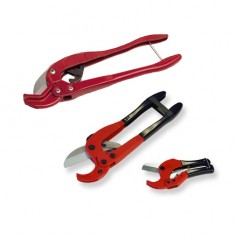 Pipe cutters for plastic pipes